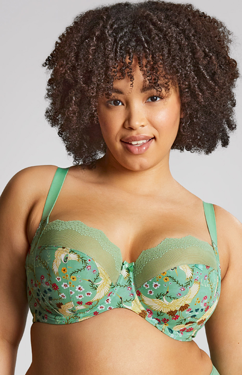 Sculptresse Esme wonderland